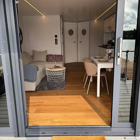 Houseboat -la Calma-