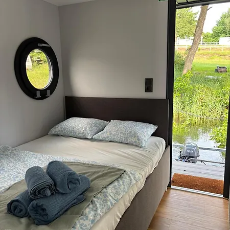 보트호텔 Houseboat -la Calma-