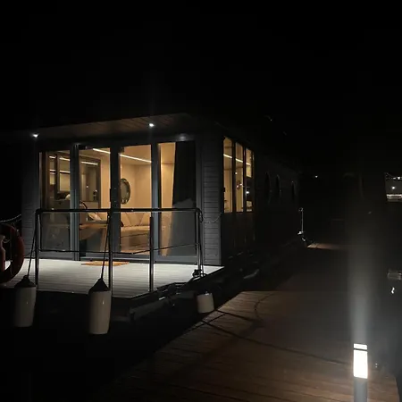 Houseboat -la Calma-