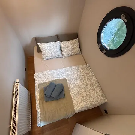 보트호텔 Houseboat -la Calma- *